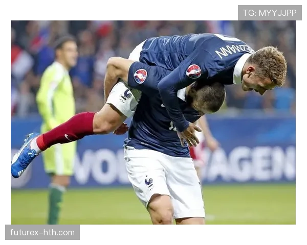 格里兹曼与本泽马:法国进攻核心角色与战术贡献对比 格里兹曼与本泽马:法国进攻核心角色与战术贡献对比