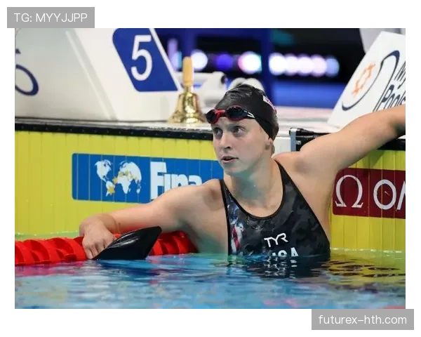 凯蒂·莱德基训练完顺手买下泳池边那栋别墅？